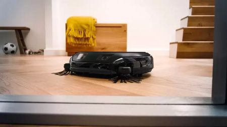 Робот-пылесос Miele Scout RX 3 OBSW черный - купить онлайн, цена 95 600 ₽, стоимость доставки по МСК и РФ от 300 рублей, заказать сейчас! Робот-пылесос Miele Scout RX 3 OBSW черный купить за 95 600 ₽ в Москве с доставкой по РФ