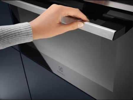 Духовой шкаф Electrolux EVL 6E40 X - купить онлайн, цена 88 180 ₽, стоимость доставки по МСК и РФ от 300 рублей, заказать сейчас! Духовой шкаф Electrolux EVL 6E40 X купить за 88 180 ₽ в Москве с доставкой по РФ