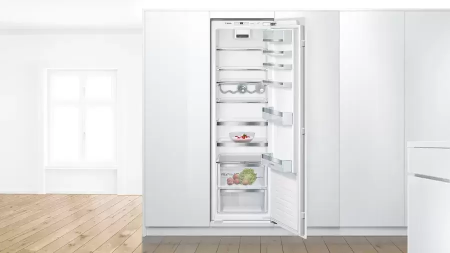 Встраиваемый однокамерный холодильник Bosch KIR81ADE0 - купить онлайн, цена 130 280.20 ₽, стоимость доставки по МСК и РФ от 300 рублей, заказать сейчас! Встраиваемый однокамерный холодильник Bosch KIR81ADE0 купить за 130 280.20 ₽ в Москве с доставкой по РФ