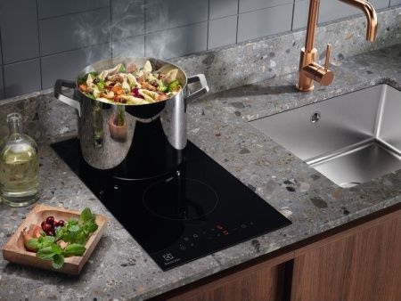 Варочная панель Electrolux LHR3233CK купить за 24&nbsp;690 ₽ в Москве с доставкой по РФ