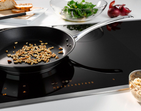 Индукционная варочная панель Miele KM 6629 1 - купить онлайн, цена 209 000 ₽, стоимость доставки по МСК и РФ от 300 рублей, заказать сейчас! Индукционная варочная панель Miele KM 6629 1 купить за 209 000 ₽ в Москве с доставкой по РФ