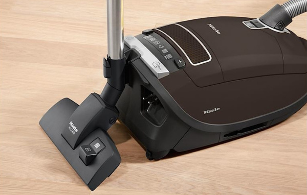 Пылесос Miele SGFA0 Complete C3 Total Care коричневый гавана - купить за 43&nbsp;400 ₽ в Москве с доставкой по РФ