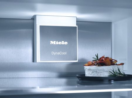 Встраиваемый холодильник Miele K 7797 C R купить за 422&nbsp;500 ₽ в Москве с доставкой по РФ