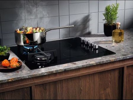 Варочная панель Electrolux EGE6172NOK купить за 43&nbsp;250 ₽ в Москве с доставкой по РФ