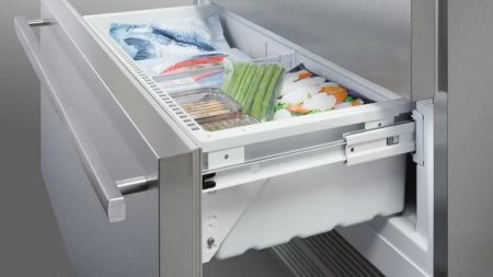 Холодильник Liebherr CBNes 6256 PremiumPlus BioFresh NoFrost - купить онлайн, цена 1 379 490.23 ₽, стоимость доставки по МСК и РФ от 300 рублей, заказать сейчас! Холодильник Liebherr CBNes 6256 PremiumPlus BioFresh NoFrost купить за 1 379 490.23 ₽ в Москве с доставкой по РФ