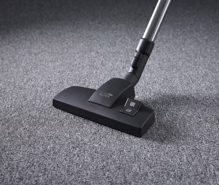 Пылесос Miele SGDA3 Complete C3 ежевичный красный - купить онлайн, цена 44 200 ₽, стоимость доставки по МСК и РФ от 300 рублей, заказать сейчас! Пылесос Miele SGDA3 Complete C3 ежевичный красный купить за 44 200 ₽ в Москве с доставкой по РФ