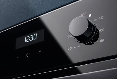Духовой шкаф Electrolux EOF5C50BZ купить за 47&nbsp;040 ₽ в Москве с доставкой по РФ