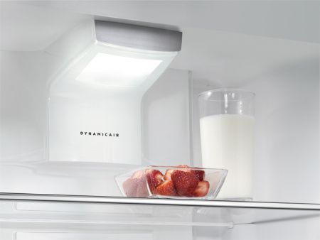 Встраиваемый холодильник AEG SKE818E1DC купить за 98&nbsp;900 ₽ в Москве с доставкой по РФ