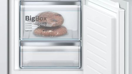 Встраиваемый двухкамерный холодильник Bosch KIS87AF30U - купить онлайн, цена 134 030.45 ₽, стоимость доставки по МСК и РФ от 300 рублей, заказать сейчас! Встраиваемый двухкамерный холодильник Bosch KIS87AF30U купить за 134 030.45 ₽ в Москве с доставкой по РФ