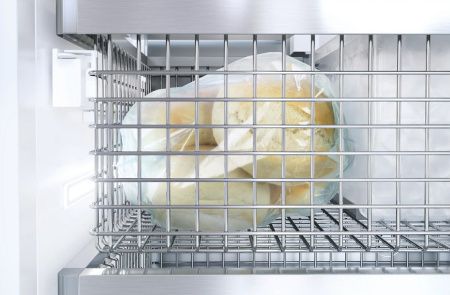 Встраиваемый морозильник Miele F 2812 Vi MasterCool купить за 1&nbsp;495&nbsp;000 ₽ в Москве с доставкой по РФ