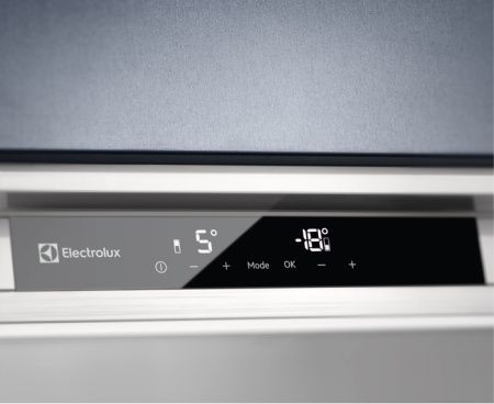 Встраиваемый холодильник Electrolux RNS9TE19S купить за 128&nbsp;340 ₽ в Москве с доставкой по РФ