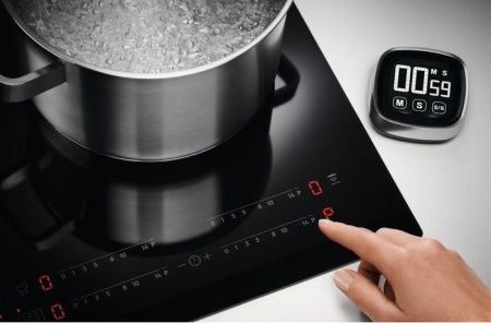 Варочная панель Electrolux LIT30231C купить за 35&nbsp;390 ₽ в Москве с доставкой по РФ