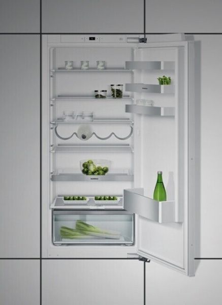 Холодильник Gaggenau RC 222-203 - купить онлайн, цена 79 999 ₽, стоимость доставки по МСК и РФ от 300 рублей, заказать сейчас! Холодильник Gaggenau RC 222-203 - купить за 79 999 ₽ в Москве с доставкой по РФ