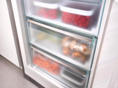 Холодильник Miele KFN 29162 D EDT CS - купить онлайн, цена 208 000 ₽, стоимость доставки по МСК и РФ от 300 рублей, заказать сейчас! Холодильник Miele KFN 29162 D EDT CS купить за 208 000 ₽ в Москве с доставкой по РФ
