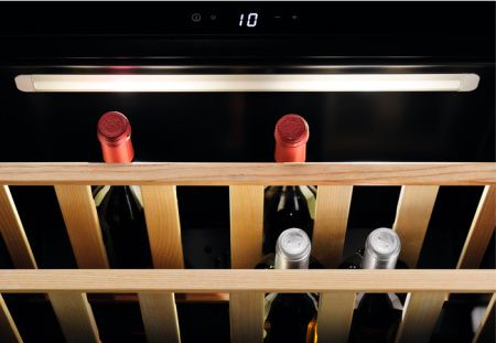 Встраиваемый винный шкаф Electrolux KBW5T купить за 145&nbsp;900 ₽ в Москве с доставкой по РФ