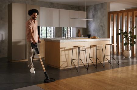 Пылесос Miele SQLL0 Duoflex HX1 Total Care - купить онлайн, цена 72 900 ₽, стоимость доставки по МСК и РФ от 300 рублей, заказать сейчас! Пылесос Miele SQLL0 Duoflex HX1 Total Care купить за 72 900 ₽ в Москве с доставкой по РФ