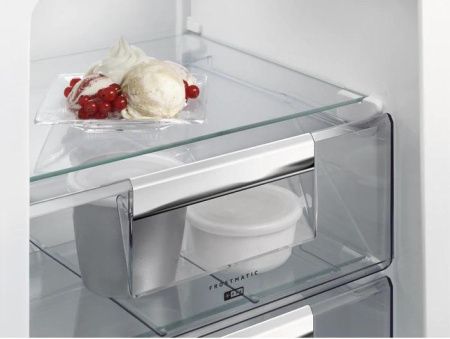 Встраиваемая морозильная камера AEG ABR818F6NC купить за 118&nbsp;620 ₽ в Москве с доставкой по РФ