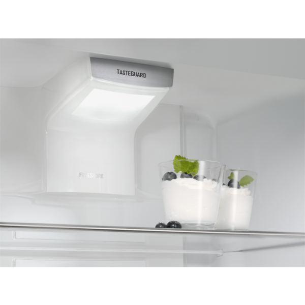 Встраиваемый холодильник Electrolux ENC 2854 AOW - купить за 109&nbsp;300 ₽ в Москве с доставкой по РФ