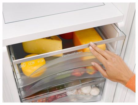 Встраиваемый холодильник Miele K37472iD - купить онлайн, цена 985 700 ₽, стоимость доставки по МСК и РФ от 300 рублей, заказать сейчас! Встраиваемый холодильник Miele K37472iD купить за 985 700 ₽ в Москве с доставкой по РФ