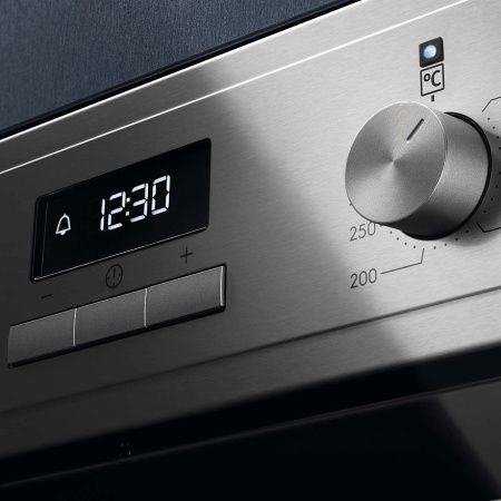 Духовой шкаф Electrolux OEF3H50X купить за 79&nbsp;520 ₽ в Москве с доставкой по РФ