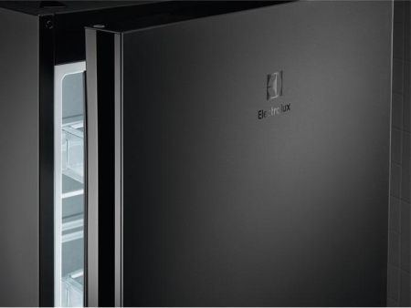 Холодильник Electrolux LNT7ME32M1 - купить онлайн, цена 102 210 ₽, стоимость доставки по МСК и РФ от 300 рублей, заказать сейчас! Холодильник Electrolux LNT7ME32M1 купить за 102 210 ₽ в Москве с доставкой по РФ