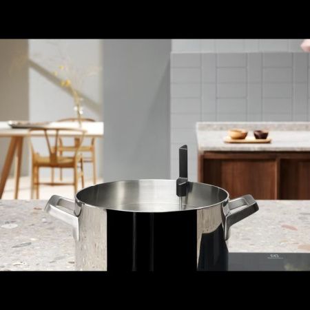 Варочная панель Electrolux EIS 6648 - купить онлайн, цена 126 940 ₽, стоимость доставки по МСК и РФ от 300 рублей, заказать сейчас! Варочная панель Electrolux EIS 6648 купить за 126 940 ₽ в Москве с доставкой по РФ