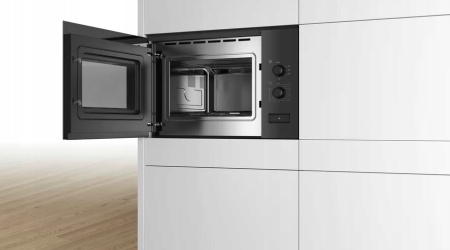 Встраиваемая микроволновая печь Bosch BFL550MB0 купить за 71&nbsp;250.35 ₽ в Москве с доставкой по РФ