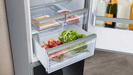 Холодильно-морозильная комбинация Neff KG7493BD0 - купить онлайн, цена 285 990 ₽, стоимость доставки по МСК и РФ от 300 рублей, заказать сейчас! Холодильно-морозильная комбинация Neff KG7493BD0 купить за 285 990 ₽ в Москве с доставкой по РФ