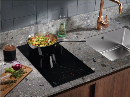 Варочная панель Electrolux LIT 30230 C купить за 28&nbsp;690 ₽ в Москве с доставкой по РФ