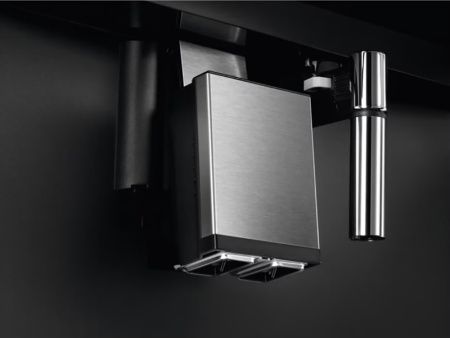 Встраиваемая кофемашина Electrolux EBC85X - купить онлайн, цена 323 240 ₽, стоимость доставки по МСК и РФ от 300 рублей, заказать сейчас! Встраиваемая кофемашина Electrolux EBC85X купить за 323 240 ₽ в Москве с доставкой по РФ