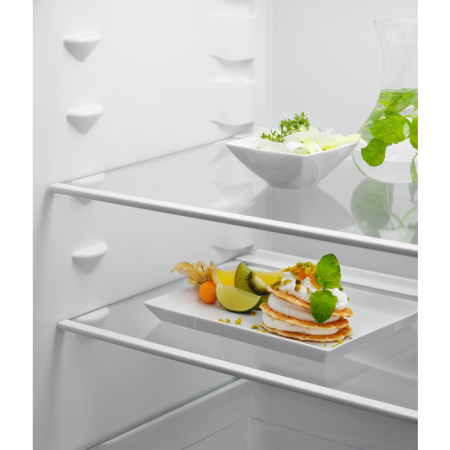 Встраиваемый холодильник Electrolux LNS5LE18S купить за 99&nbsp;140 ₽ в Москве с доставкой по РФ