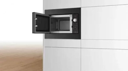 Встраиваемая микроволновая печь Bosch BFL 523 MB3 купить за 32&nbsp;900.26 ₽ в Москве с доставкой по РФ